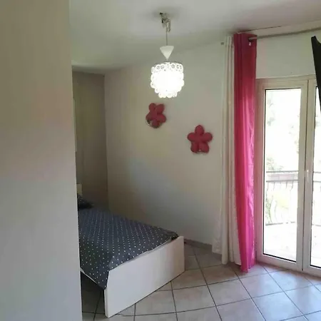 Βίλα Avec Piscine Et Vue Magnifique Sur *