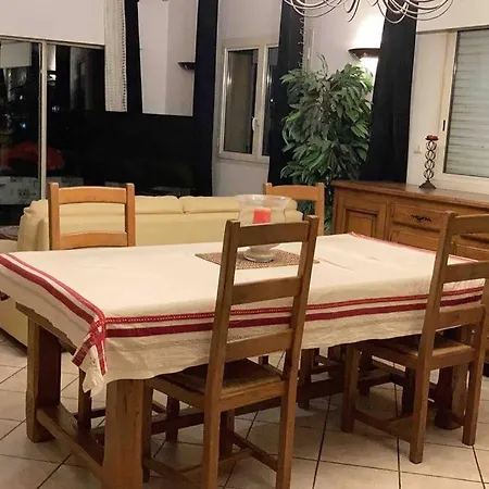 Avec Piscine Et Vue Magnifique Sur ניס