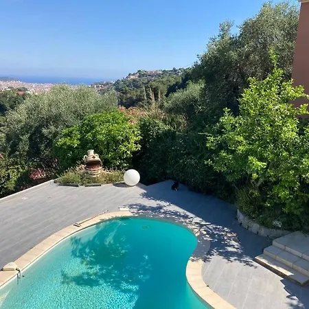 Avec Piscine Et Vue Magnifique Sur Willa